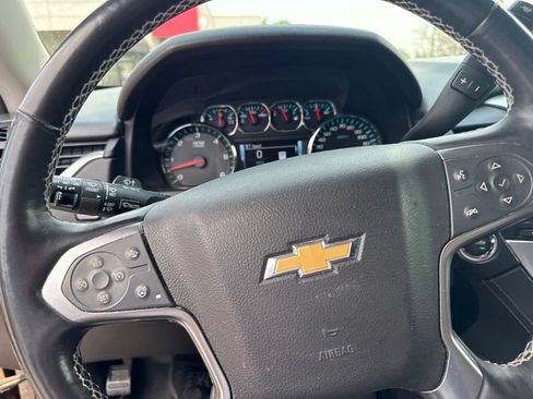 Used 2017 Chevrolet Suburban Premier AWD/4WD image 18