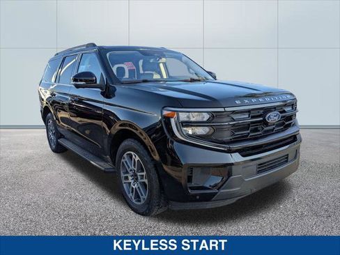Certified 2025 Ford Expedition Active image 7