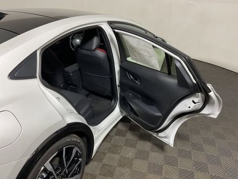 New 2025 Toyota Prius Plug-In Hybrid image 34