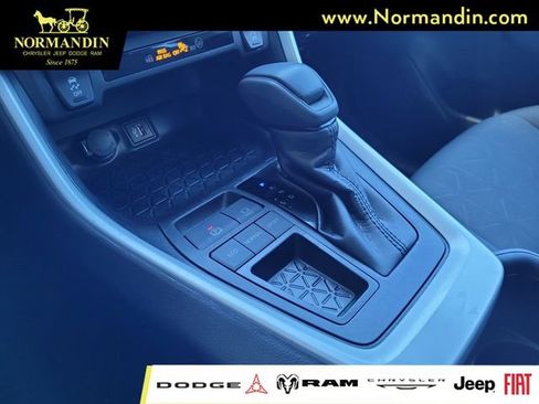 Used 2025 Toyota RAV4 XLE FWD image 12