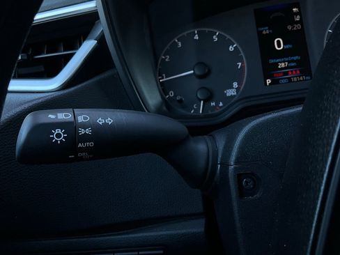 Used 2025 Toyota Corolla LE image 31