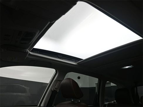 Used 2018 Subaru Forester 2.5i Touring w/ Popular Package #3B image 12