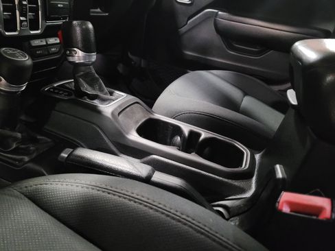 Used 2018 Jeep Wrangler Unlimited Sport S AWD/4WD image 26