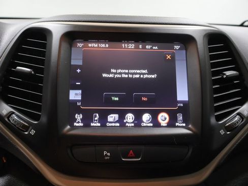Used 2018 Jeep Cherokee Limited w/ Trailer Tow Group AWD/4WD image 28