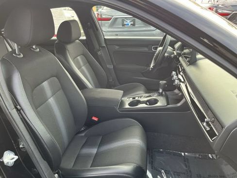 Used 2025 Honda Civic Sport image 26