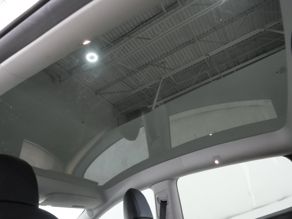 Used 2022 Tesla Model Y Performance AWD/4WD image 4