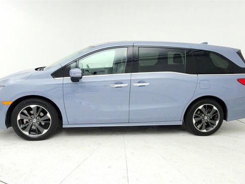 Used 2024 Honda Odyssey Elite image 2