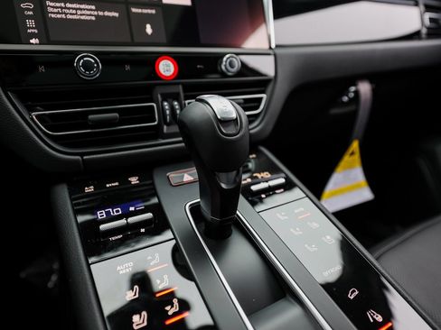 Certified 2026 Porsche Macan S AWD/4WD image 21