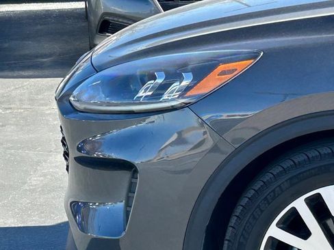 Used 2020 Ford Escape SE Sport image 11
