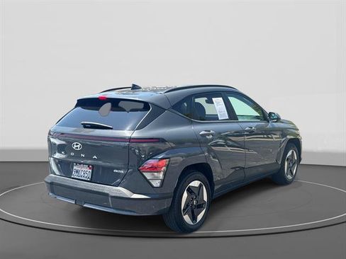 Used 2024 Hyundai Kona SEL FWD image 4