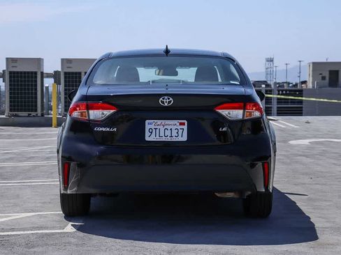 Used 2025 Toyota Corolla LE FWD image 5