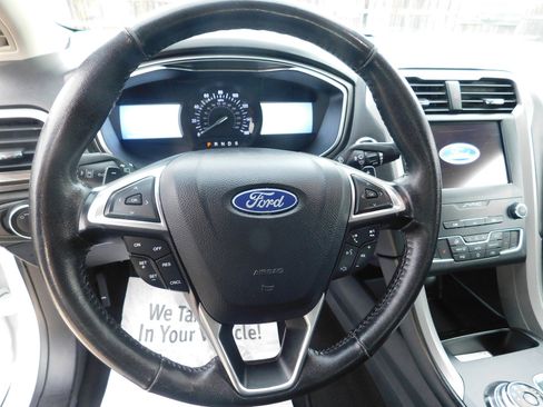 Used 2019 Ford Fusion SEL image 10