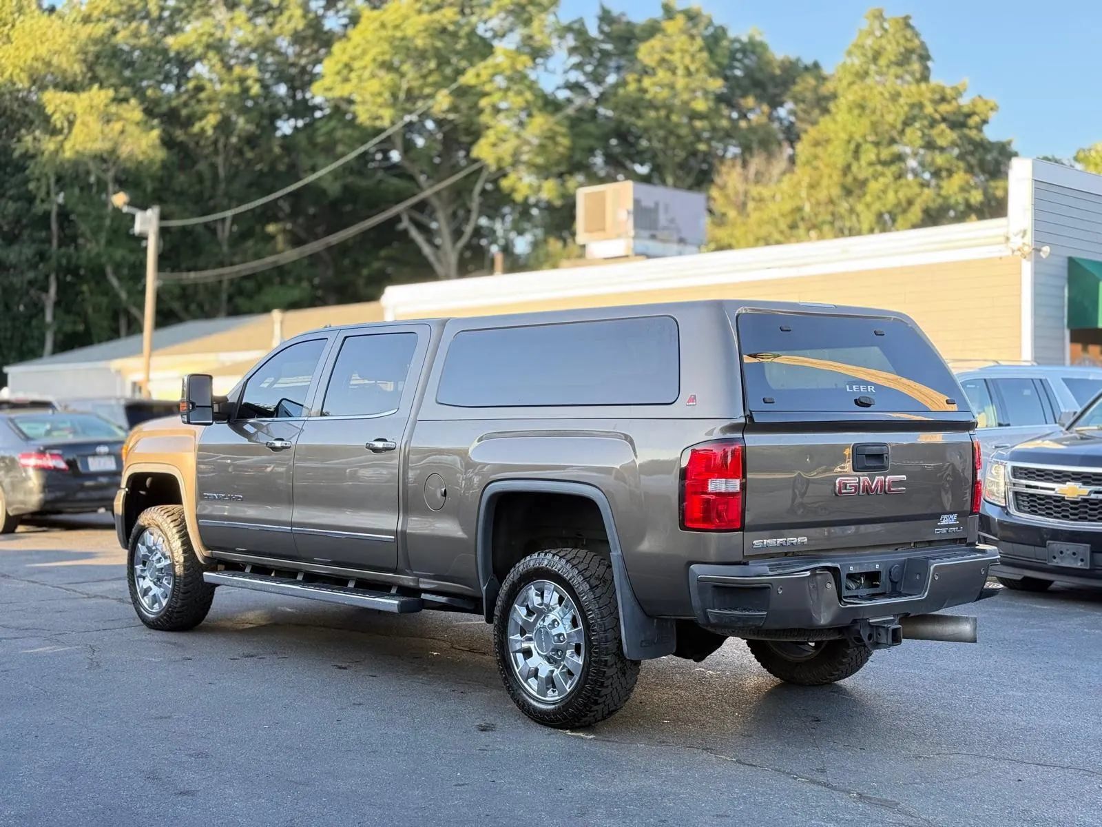 Used 2015 GMC Sierra 2500 Denali w/ Duramax Plus Package AWD/4WD image 6