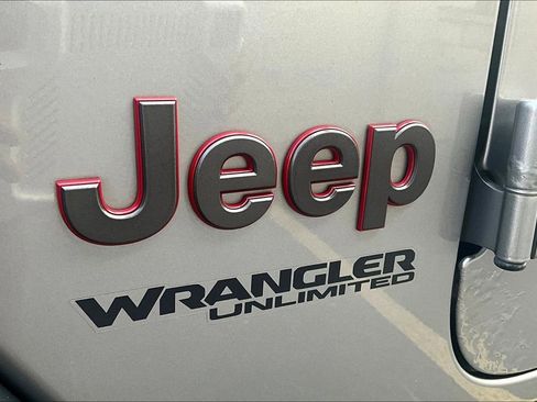 Used 2018 Jeep Wrangler Unlimited Rubicon image 30