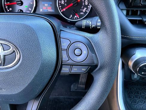 Certified 2020 Toyota RAV4 XLE image 23