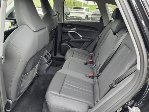 New 2025 Audi Q5 Prestige image 10