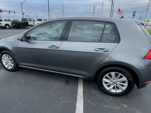 Used 2019 Volkswagen Golf S image 7