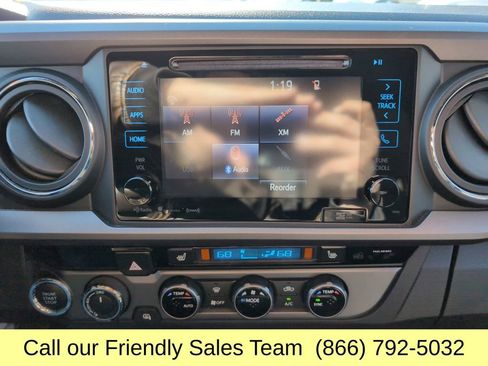 Used 2018 Toyota Tacoma TRD Off-Road w/ Technology Package image 20