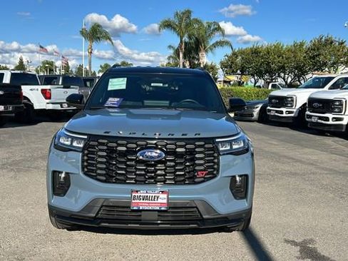 Certified 2025 Ford Explorer ST image 9
