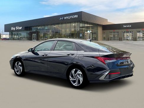 New 2026 Hyundai Elantra Limited FWD image 4