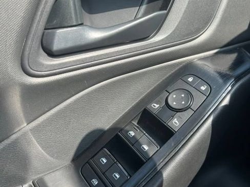 Used 2024 Nissan Rogue S AWD/4WD image 21
