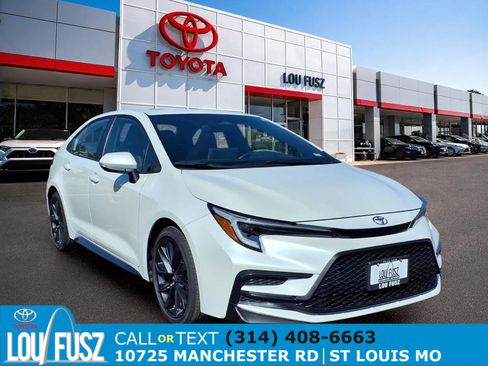 Certified 2025 Toyota Corolla SE w/ SE Premium Package FWD image 1