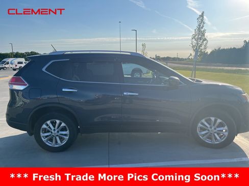 Used 2016 Nissan Rogue SV AWD/4WD image 2