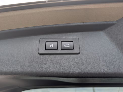Used 2025 Subaru Outback Limited w/ Tech Package 3 AWD/4WD image 21