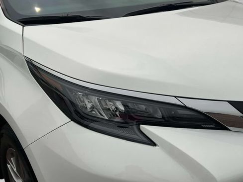 Certified 2026 Toyota Sienna LE AWD/4WD image 14