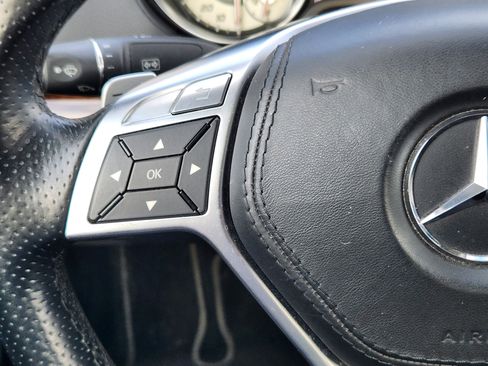 Used 2013 Mercedes-Benz SL 550 image 31