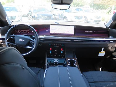 New 2026 Cadillac Escalade ESV Platinum Luxury AWD/4WD image 23