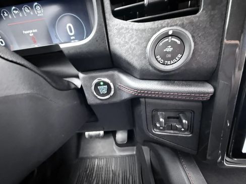 Used 2023 Ford Expedition Limited AWD/4WD image 17
