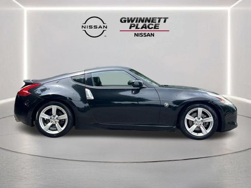 Used 2011 Nissan 370Z Touring RWD image 22