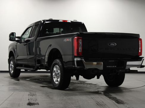 Used 2025 Ford F250 XLT image 6