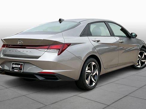 Used 2023 Hyundai Elantra SEL w/ Convenience Package FWD image 13
