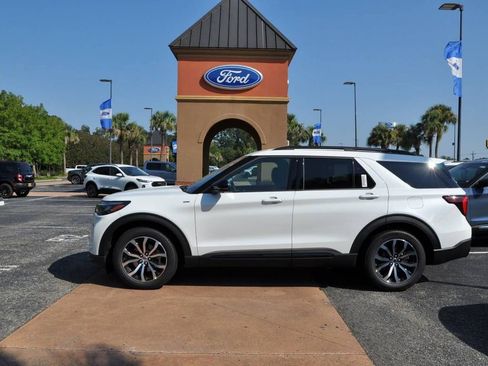 New 2025 Ford Explorer ST-Line image 2