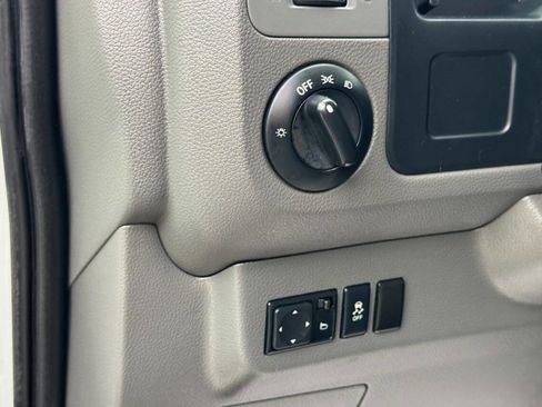 Used 2020 Nissan NV 2500 SV image 21