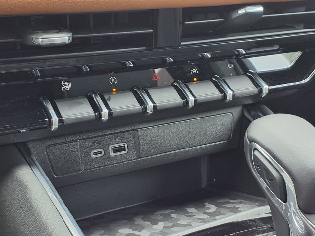 New 2026 GMC Canyon AT4 AWD/4WD image 9
