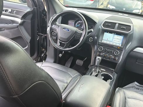 Used 2017 Ford Explorer XLT w/ Equipment Group 202A image 36