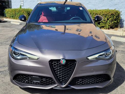 Used 2023 Alfa Romeo Giulia Veloce RWD image 32