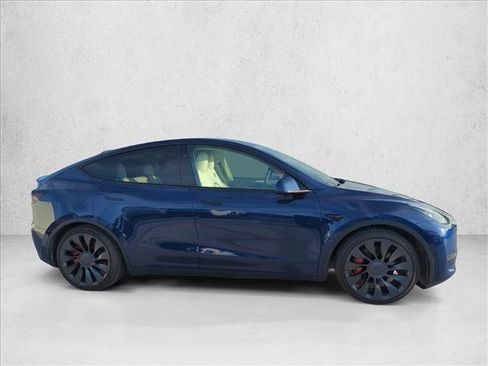 Used 2024 Tesla Model Y Performance AWD/4WD image 4