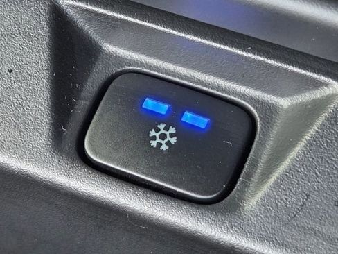 Used 2024 Land Rover Defender 110 SE AWD/4WD image 15