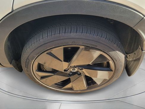 Used 2023 Volvo XC40 Recharge Ultimate w/ Protection Package Premier image 5