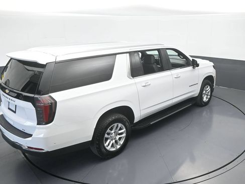 Used 2025 Chevrolet Suburban LT RWD image 58
