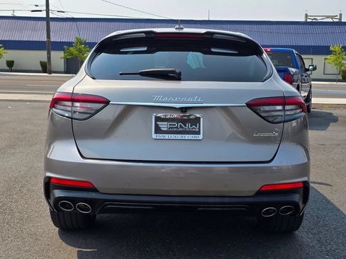 Used 2022 Maserati Levante Modena AWD/4WD image 7