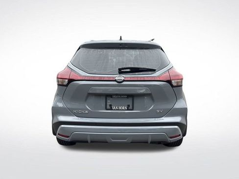 Used 2024 Nissan Kicks SV image 11