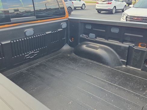 Used 2017 Chevrolet Colorado Z71 AWD/4WD image 8
