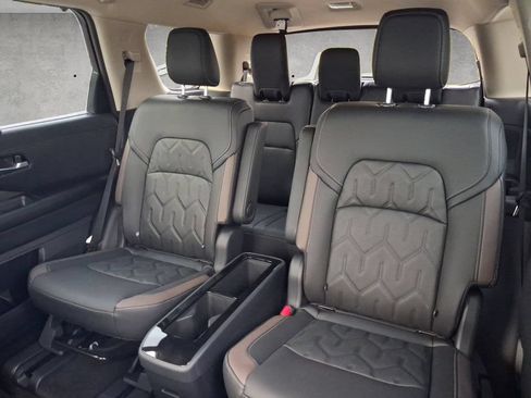 New 2026 Nissan Pathfinder Platinum FWD image 23