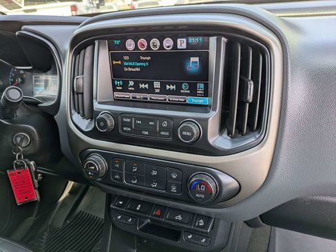 Used 2016 Chevrolet Colorado Z71 w/ LPO, Gearon Divider Package AWD/4WD image 16