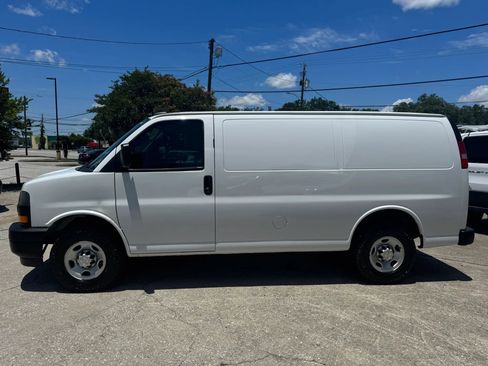 Used 2020 Chevrolet Express 2500 w/ Driver Convenience Package RWD image 7